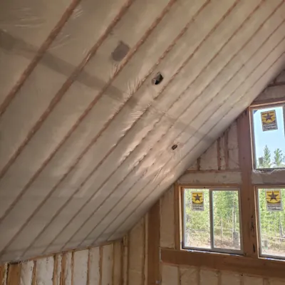 BLOWN IN BLANKET FIBER GLASS INSULATION