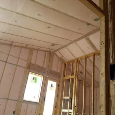 BLOWN IN BLANKET FIBER GLASS INSULATION